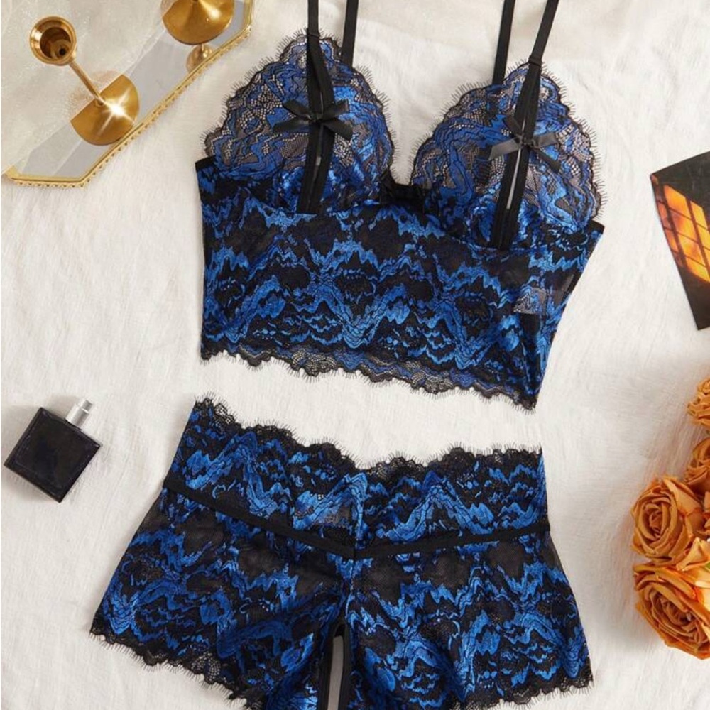 Elegant Blue Lace Lingerie Set